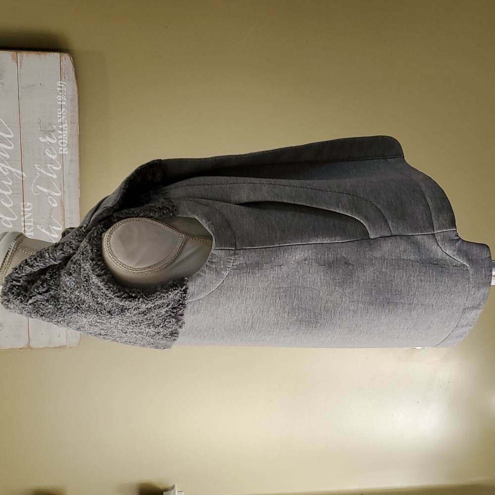 North Face Gray Sherpa Top Vest Medium New Without Tags - Picture 7 of 12